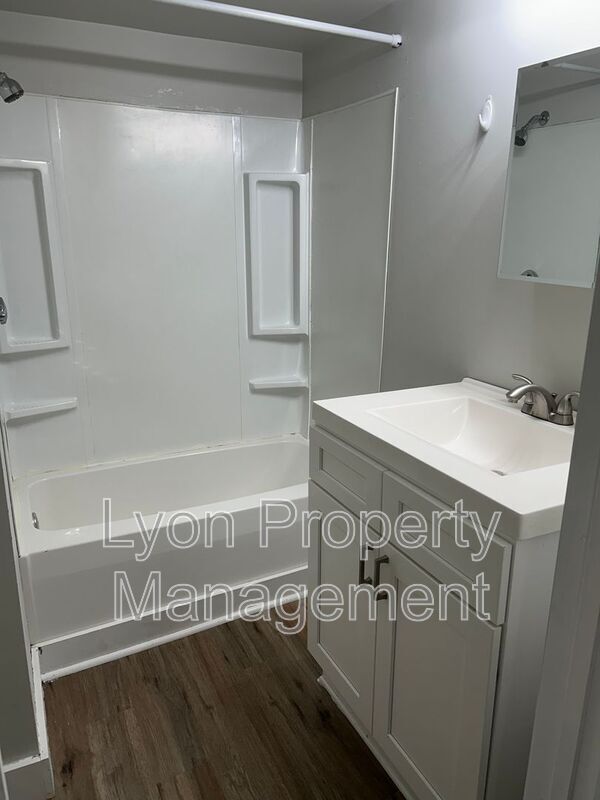 Photo - 27 Lamphear St Unit (119 Summit)