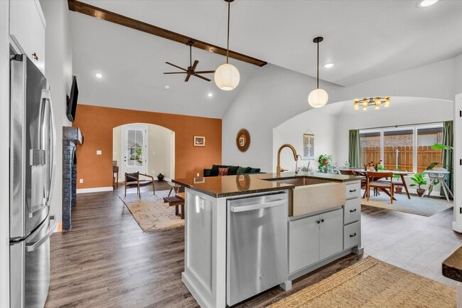 Photo - 6803 52nd St