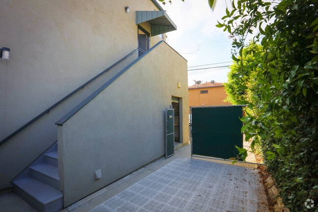 Building Photo - 3016 Ruskin St Unit rear Rental