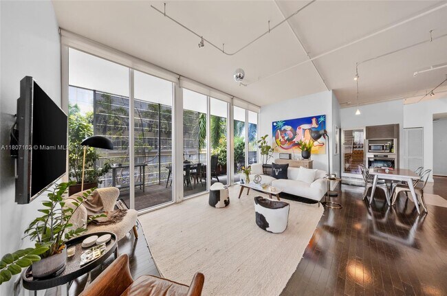 Photo - 1700 Meridian Ave Condo Unit 301
