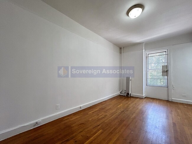 Building Photo - 936 West End Ave Unit D10