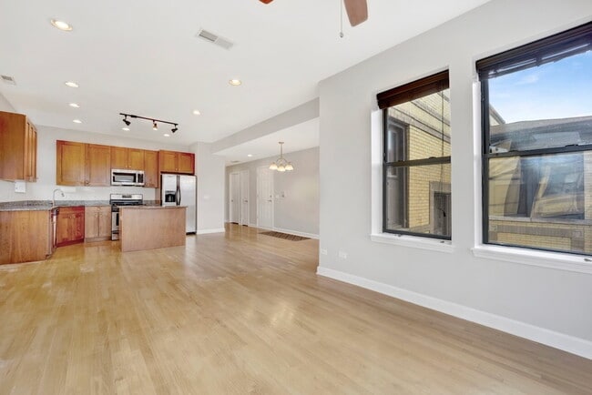 Building Photo - 4840 N Kimball Ave Unit J03P