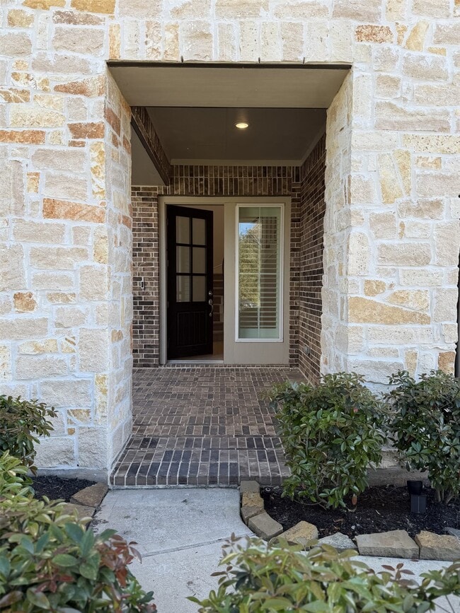 Photo - 368 Mallorn Ln