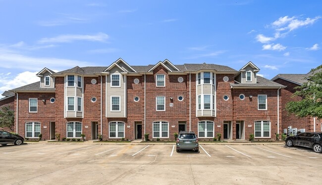 Building Photo - 305 Holleman Dr E Unit 1506
