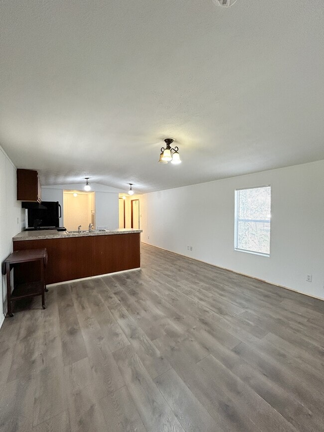Building Photo - 71 Co Rd 4282