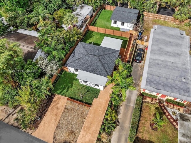 Photo - 1123 NE 1st Ave.