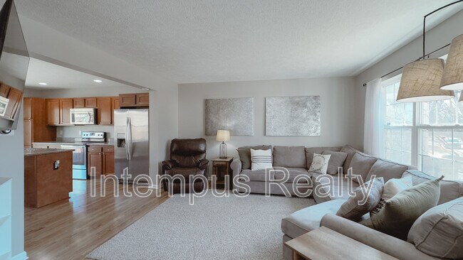 Photo - 4020 Leather Stocking Trail