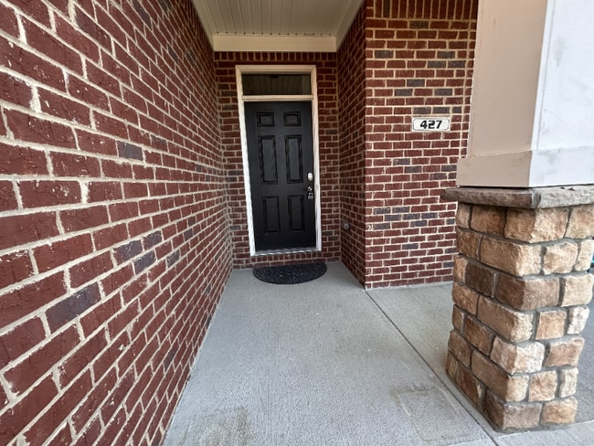 Photo - 427 Rockcrest Way