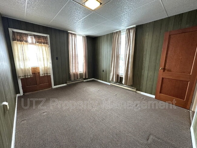 Building Photo - 3957 Littlestown Pike Unit Apt. 2