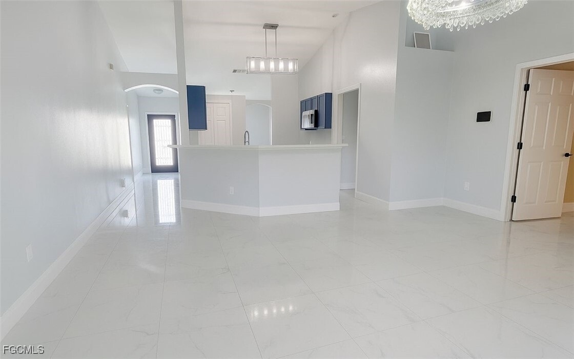 Photo - 818 Albert Ave