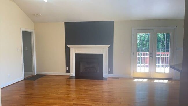 Photo - Large 3 Bedroom 2 Bath House