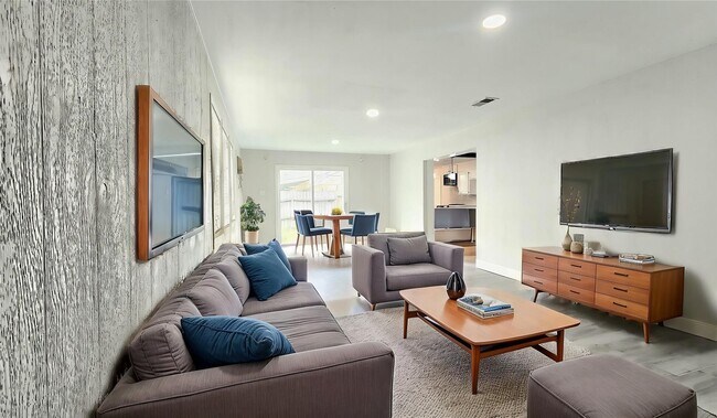 Photo - 403 Vance St