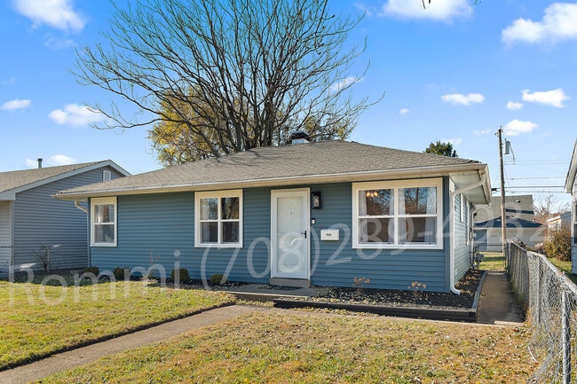 Exterior frontal - 7528 Catalpa Ave