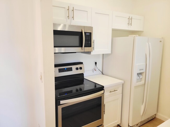 Building Photo - 6285 Chasewood Dr Unit F