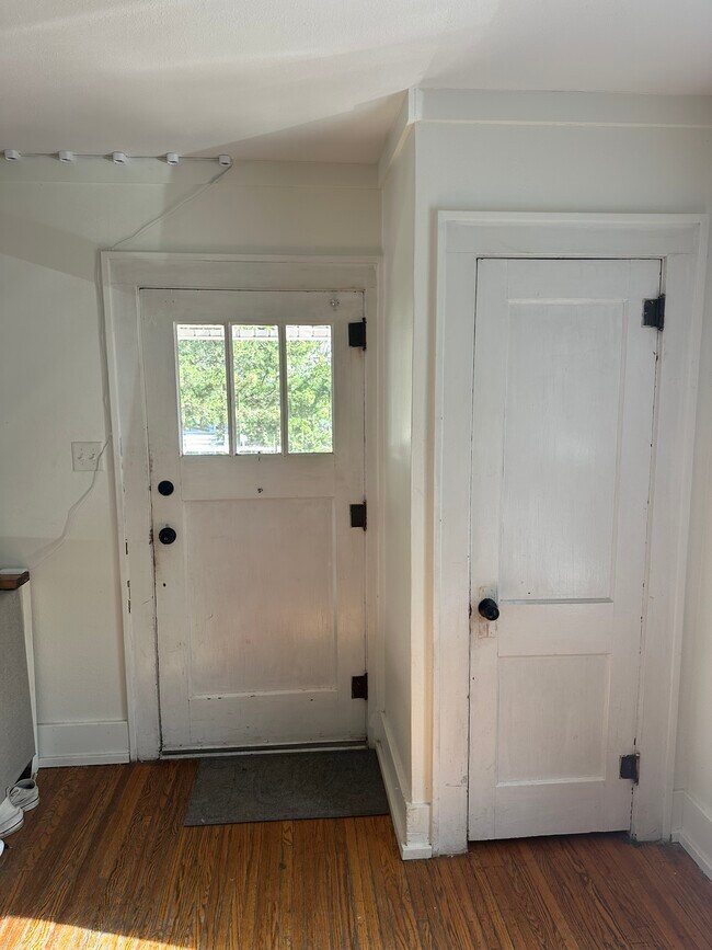 Photo - 2312 Knapp St