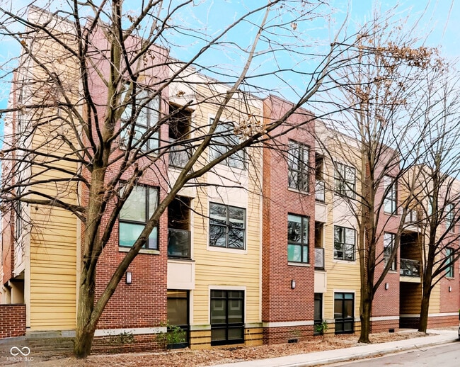 Photo - 233 E St Joseph St Unit 3E