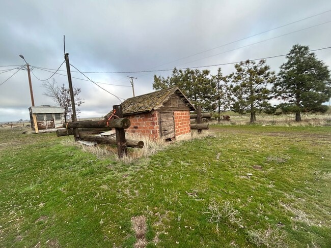 Photo - Charming 3 bed/1 bath country home on 5 acres with barn & small shop.