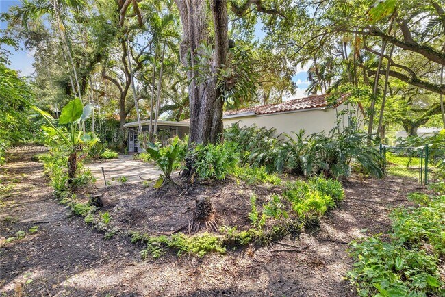 Photo - 1100 El Rado St