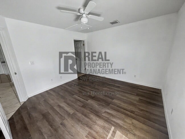 1135 Harry Ave S