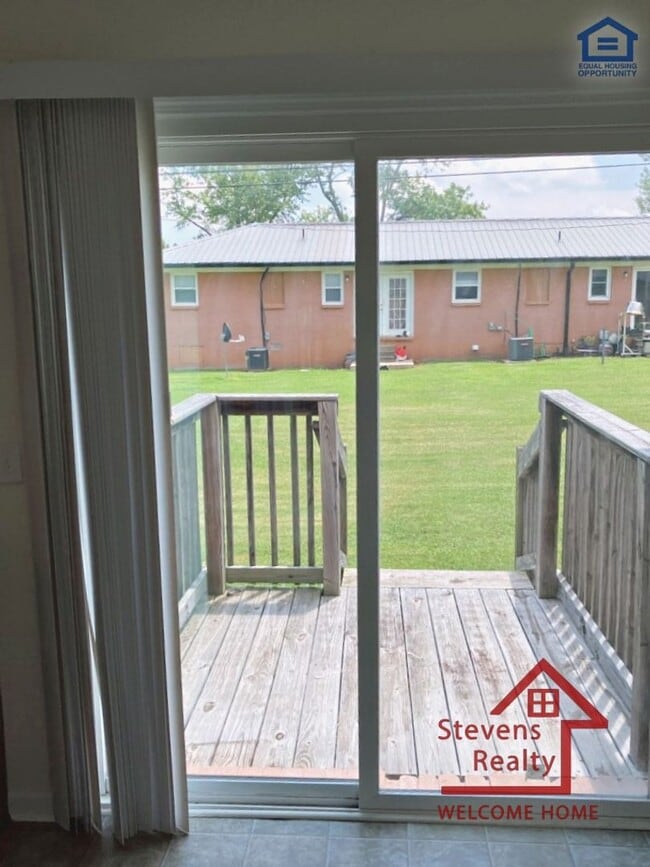 Photo - 415 Pinecrest St