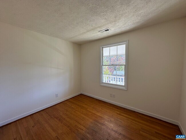 Photo - 1105 River Ct