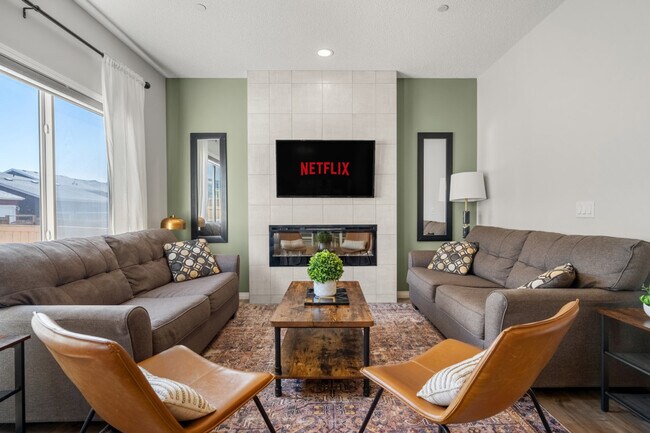 Photo - 78 Lucas Cres NW Unit ID1314494P