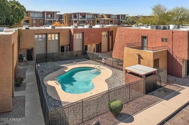 Photo - 604 E Weber Dr