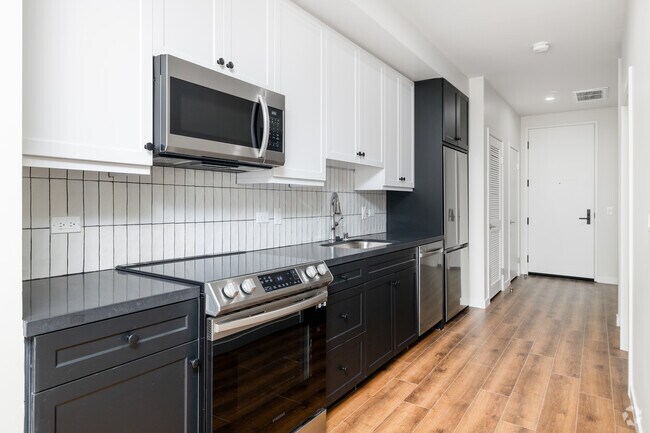 1BD, 1BA - 817SF - Kitchen
