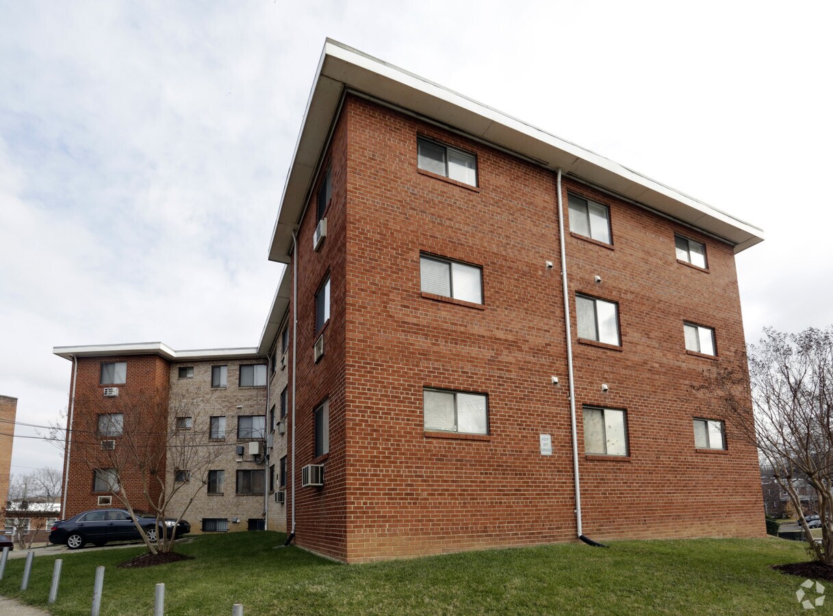 Photo - 2516 Burns St SE