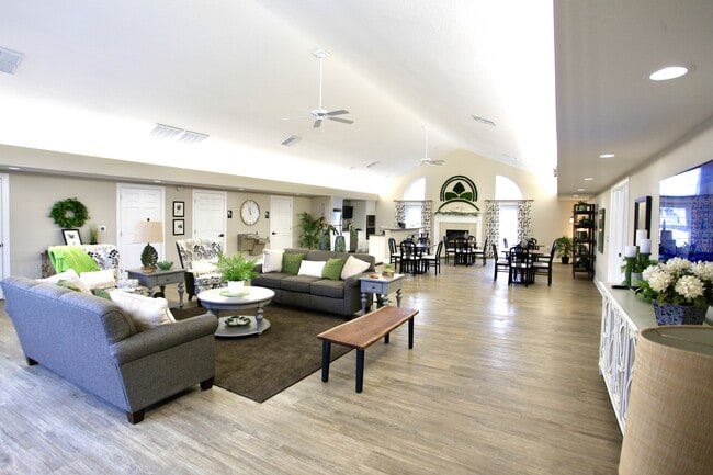 Photo - Laurel Bluff Apartments