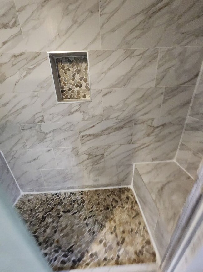 Photo - 3 Bedroom House for Rent on W 25th - MOVE IN READY AND CLEAN