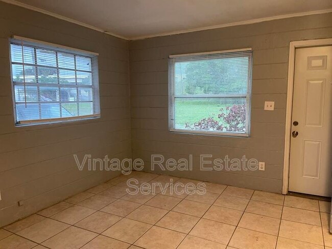 843 Union St S Unit D