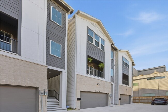 Photo - 1243 W 23rd St Unit B