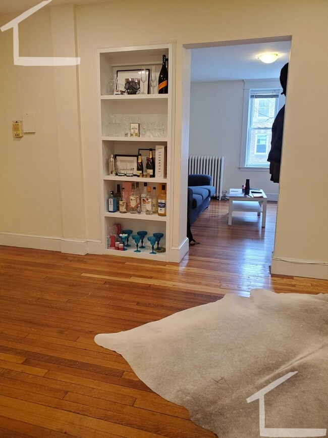 Nicely updated condo in Brookline for Sept... - Nicely updated condo in Brookline for Sept...