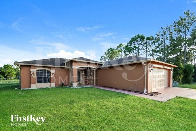 Photo - 652 Keller St E