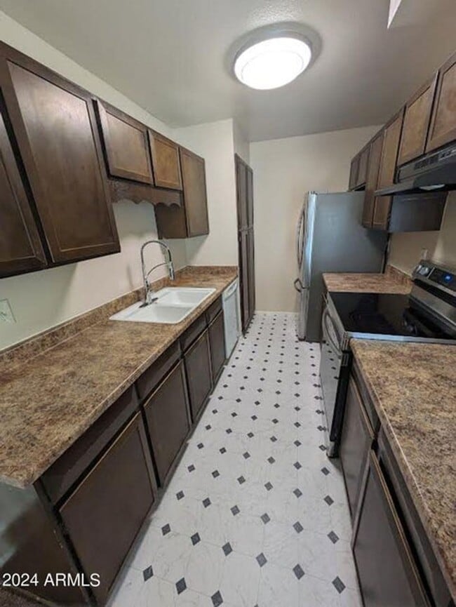 Photo - 5902 W Golden Ln Unit 1