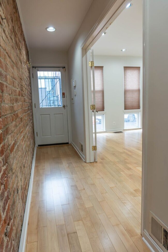 Photo - Charming Capitol Hill Home Near Lincoln Park – Modern Comfort Meets Historic Elegance