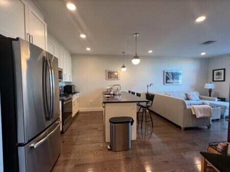 Photo - 434 McGrath Hwy Unidad 414