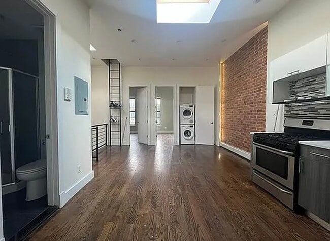 Building Photo - 165 Covert St Unit 2 Rental