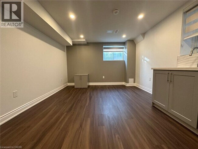 Photo - 481 Bergamot Ave