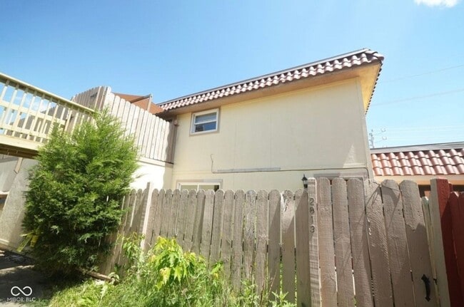 2813 Del Prado Dr