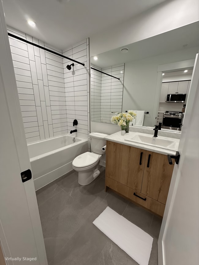 Photo - 20144-20186 86 Ave