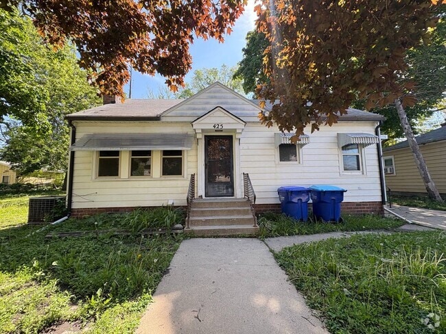 Building Photo - 425 3rd Ave SE Rental