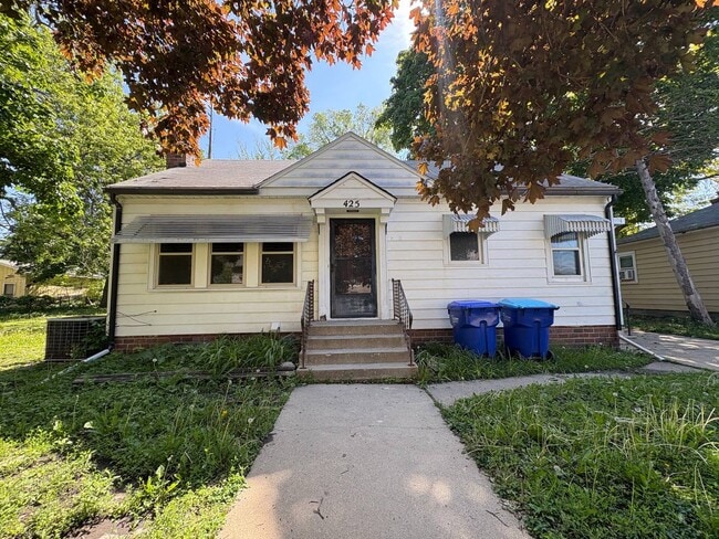 Building Photo - 425 3rd Ave SE Rental