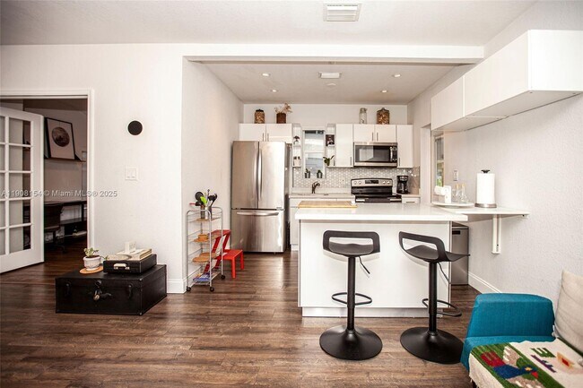 Photo - 1050 NW 46th St