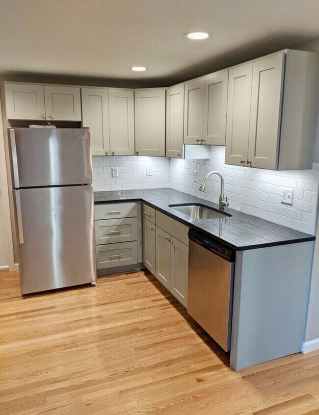 Photo - 209 S Meadow St Unit Apt B