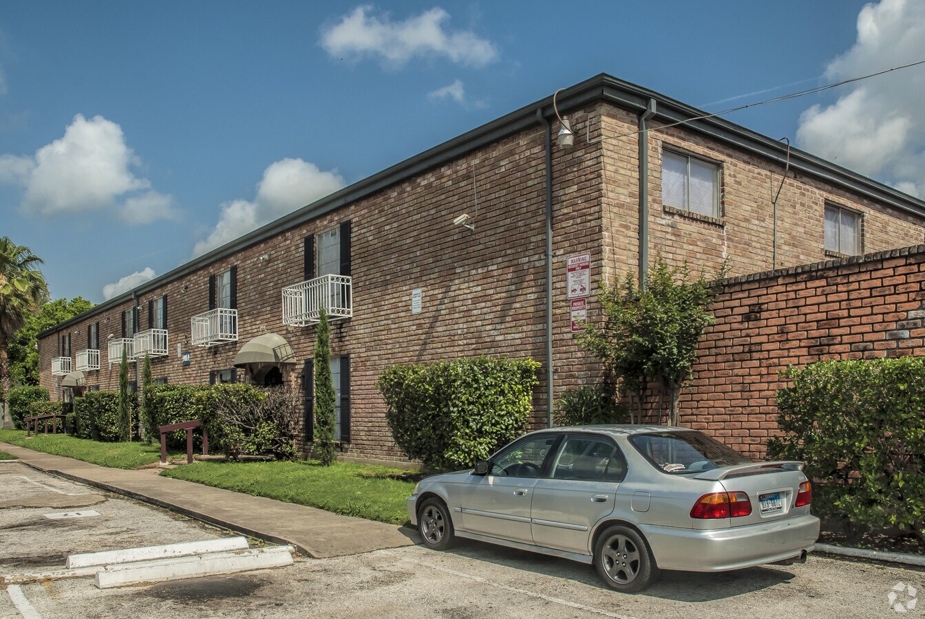 Royal Beechnut - Royal Beechnut Apartments
