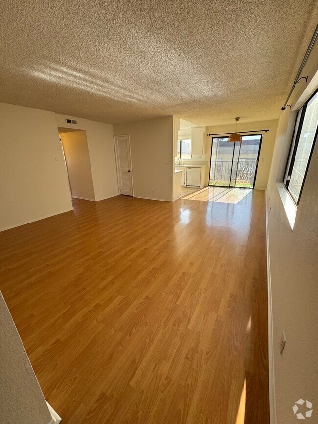 Building Photo - 1759 N Mariposa Ave Unit #8 Rental