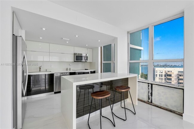 Photo - 780 NE 69th St Unidad 1601