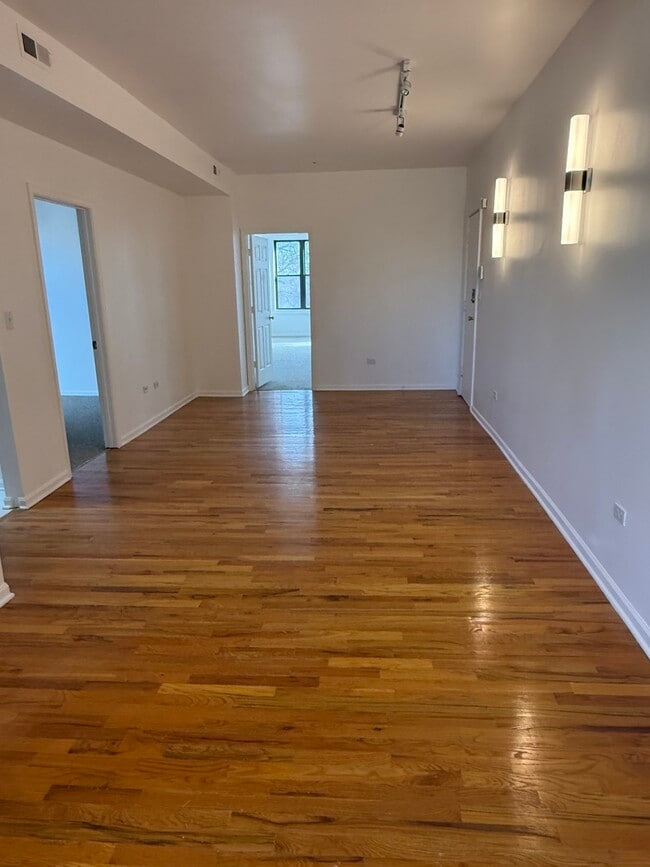 Photo - 5726 S King Dr